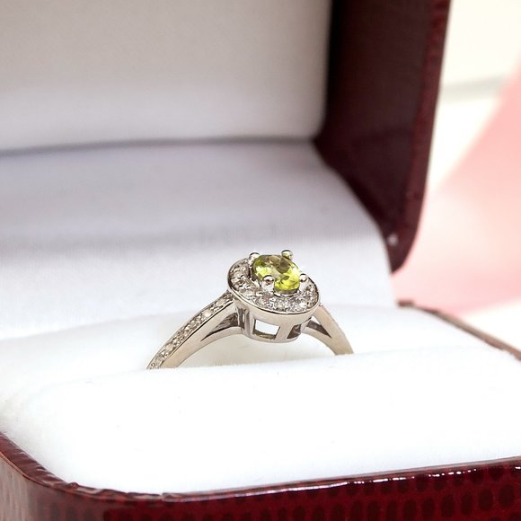 10K White Gold Natural Peridot Gemstone Ring with Real Diamonds Size 5.25 - Picture 5 of 12